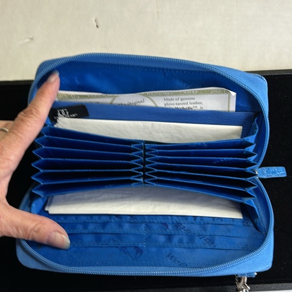 WALLEBE THE ORIGINAL NEW BLUE TEXERD LEATHER ACCORDION STYLE FUNCTIONAL WALLET - Picture 7 of 16